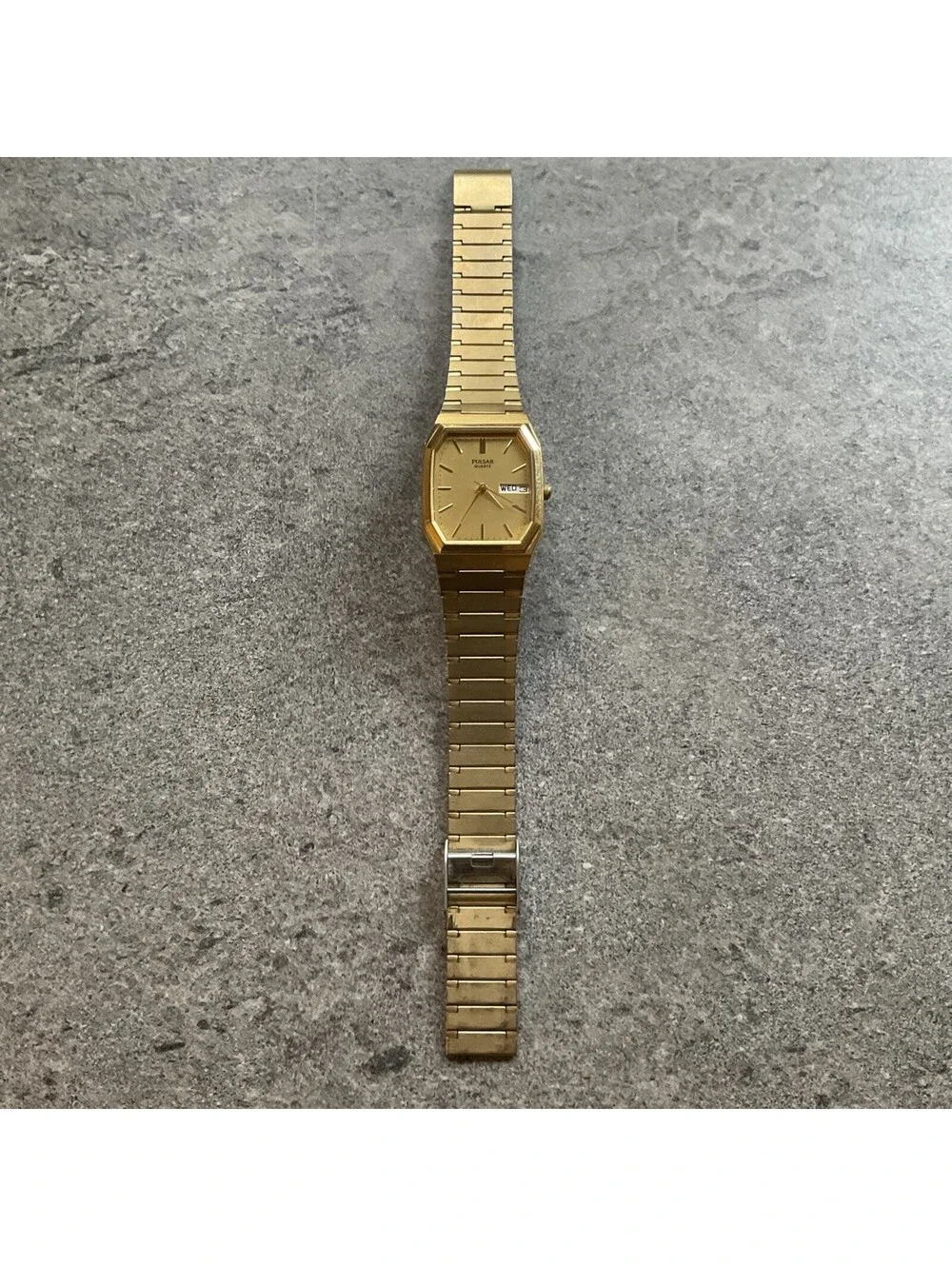 Vintage Pulsar Watch V533-5A70 28mm Gold Tone Rectangle Tank Day/Date Dial A5